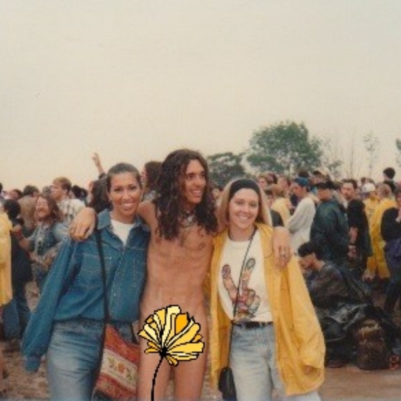 Welcome to Cosmic Blues Vintage & Thrift! - Picture 5 of 8